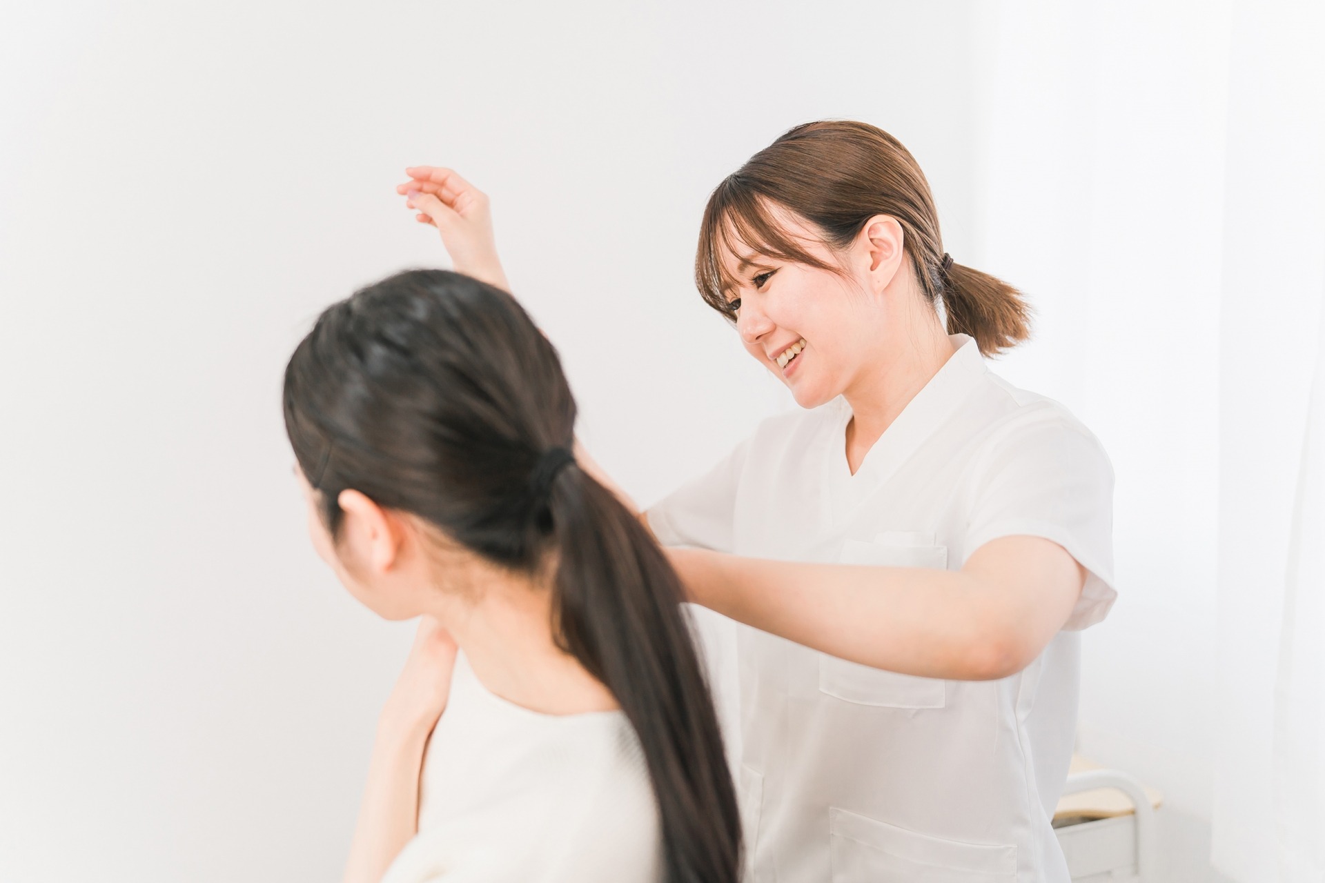美容鍼は痛い？「ズーン」の正体と効果、不安を解消する3つの対処法